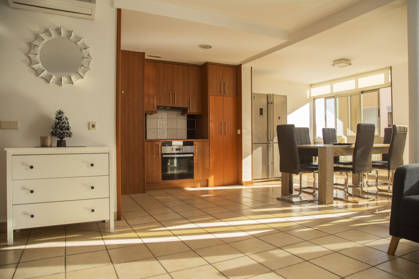 Modernes Wohnzimmer der Ferienwohnung